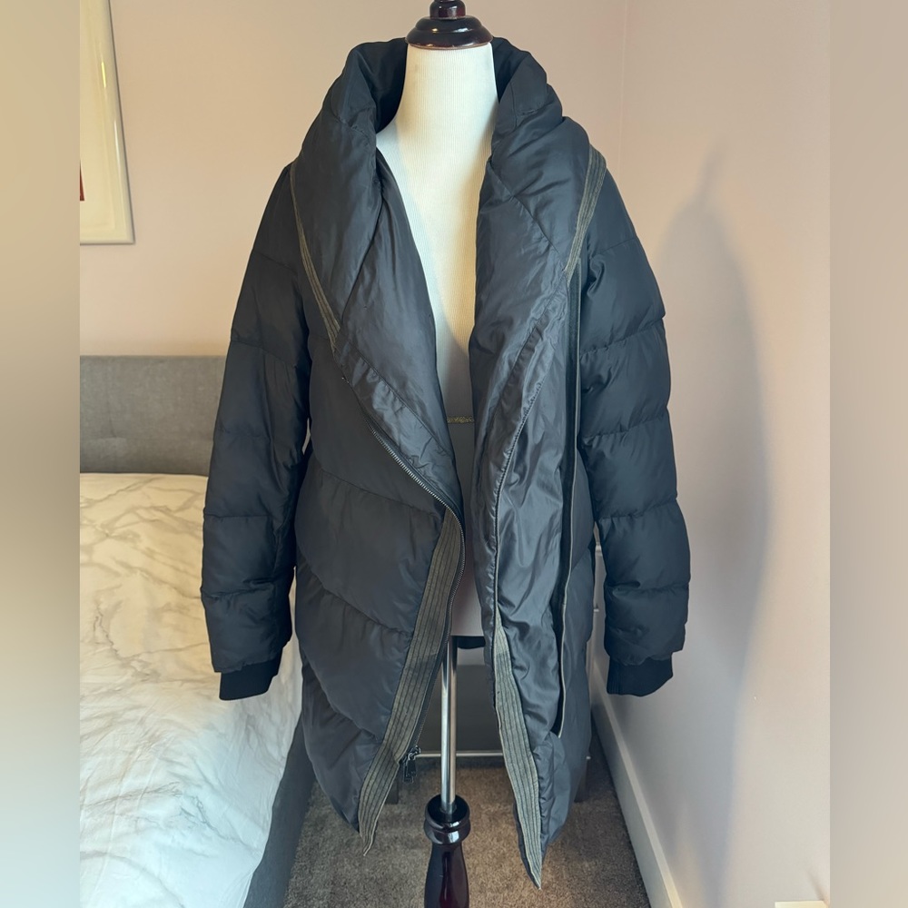 Vince Faded Black Down Coat with Suede Leather Trim Size S